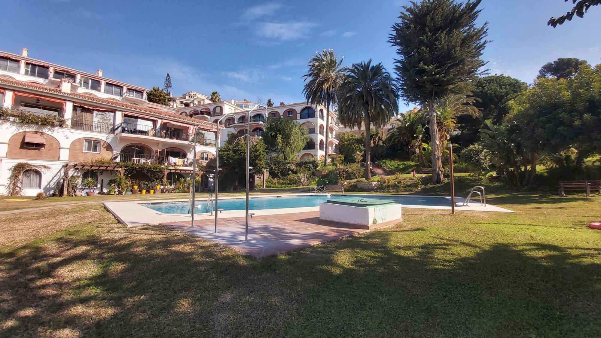 Interpares Swimmingpool By Del Parque Flats * Malaga